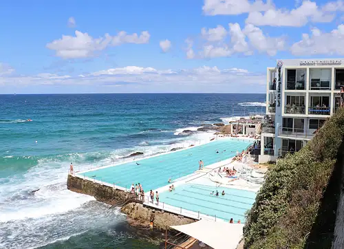 Coogee to Bondi Coastal Walk with Beachfront Lunch